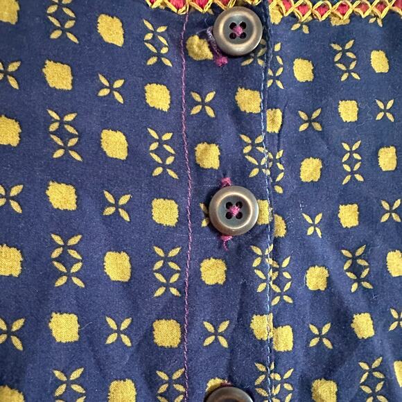 HOLDING HORSES | Embroidered Boho Button Back Blouse | Size 2 - Picture 6 of 7